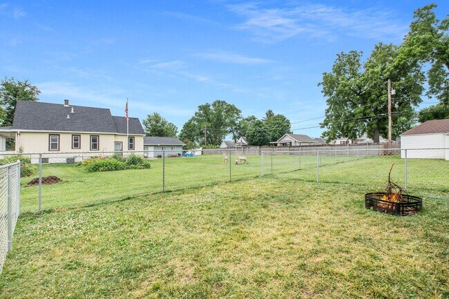 Building Photo - 7624 N 28th Ave