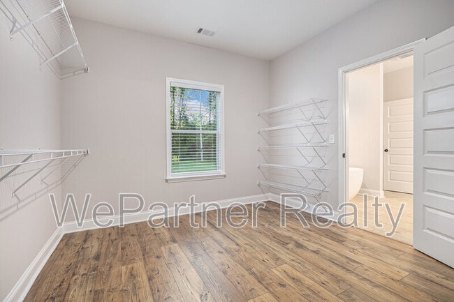 Building Photo - 138 Crestpoint Rd