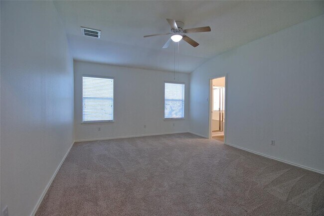 Building Photo - 3112 Blue Ridge Dr