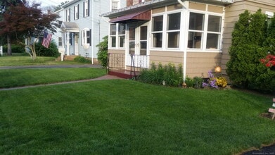 Building Photo - 105 Silver Ln