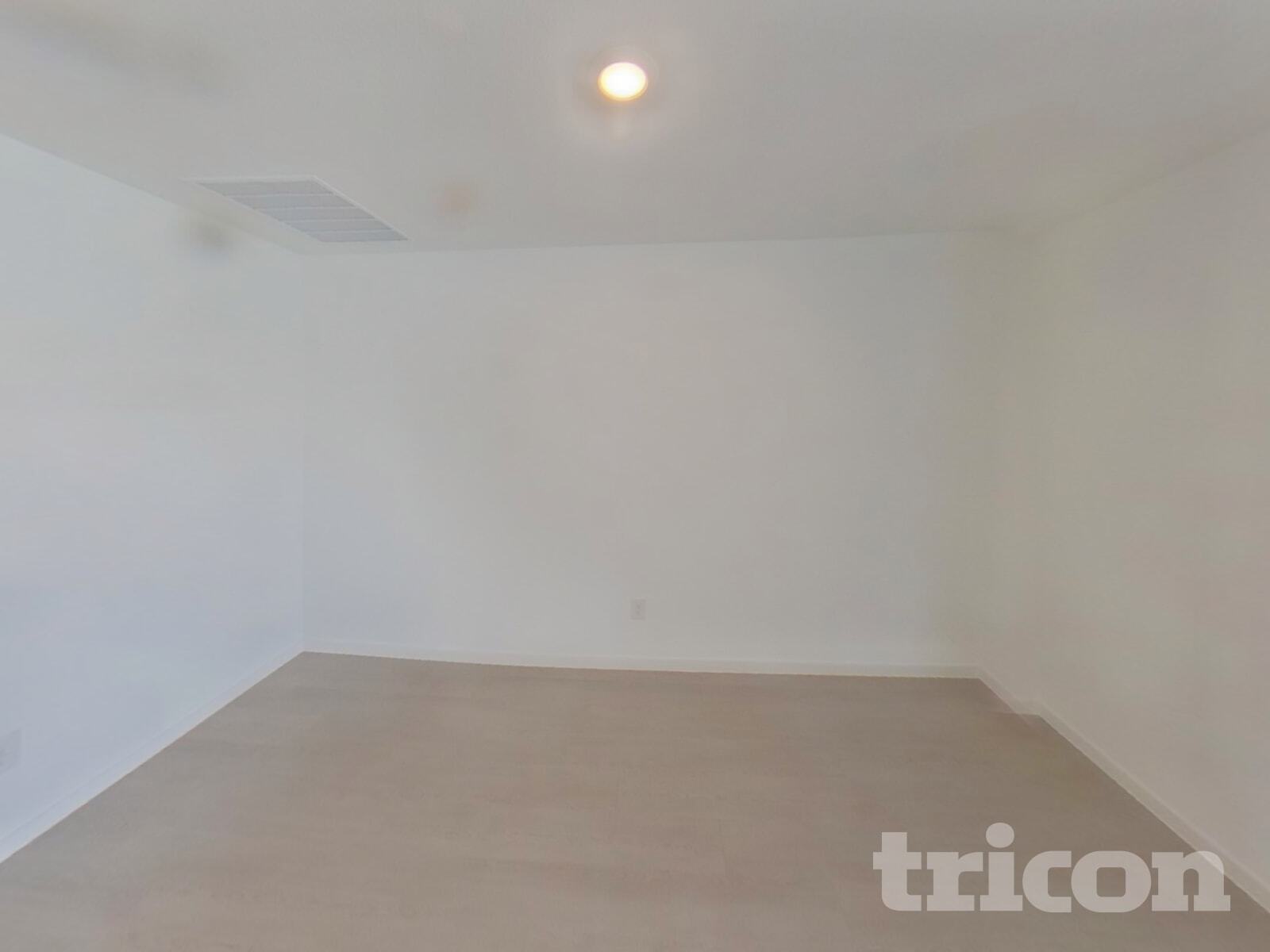 Building Photo - 1613 Parlier St