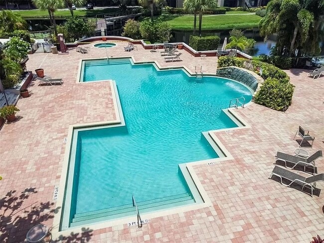 Pool and In Ground Jacuzzi - 10265 Gandy Blvd N