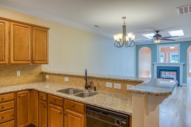 Building Photo - 3 Bedroom, 3 Bathroom Winston Salem Townhome