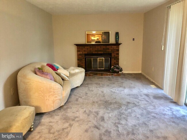 Building Photo - 2 Cinnabar Ct