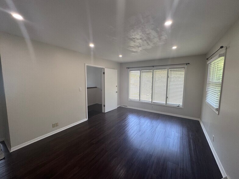 Living Room - 7211 W Brentwood Ave