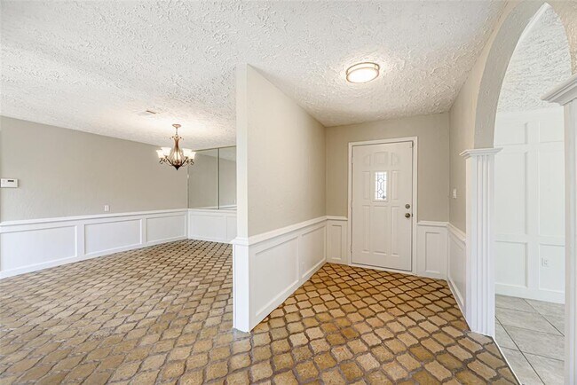 Building Photo - 102 Butlers Ct
