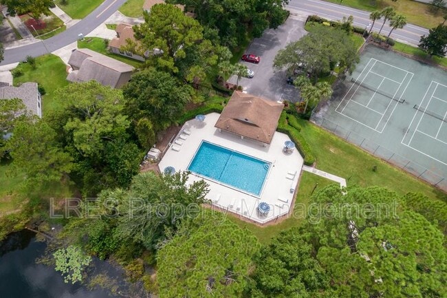 Building Photo - 163 Clear Lake Cir