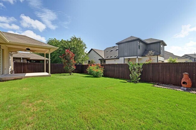 Building Photo - 219 Serene Hollow Ln