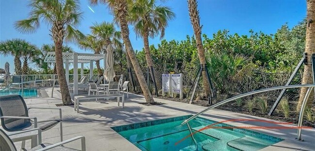 Building Photo - 2425 Gulf of Mexico Dr