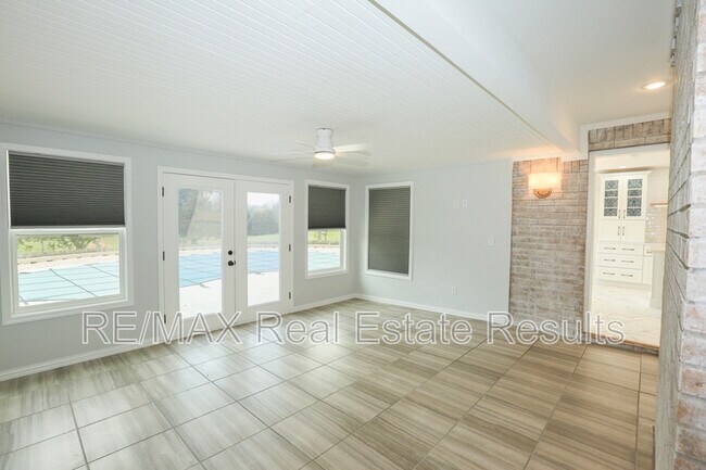 Building Photo - 57 Taylor Dr