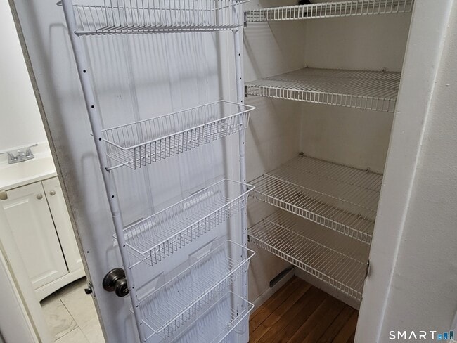 Building Photo - 8 Scuppo Rd