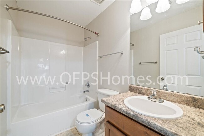Building Photo - 4 Bedroom Home in Antioch Estates