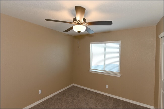 Building Photo - 4628 Marisabel Azcarate St