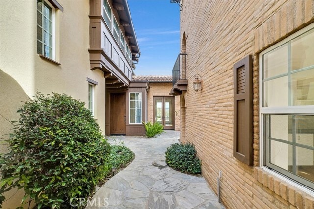 Building Photo - 31 Cezanne