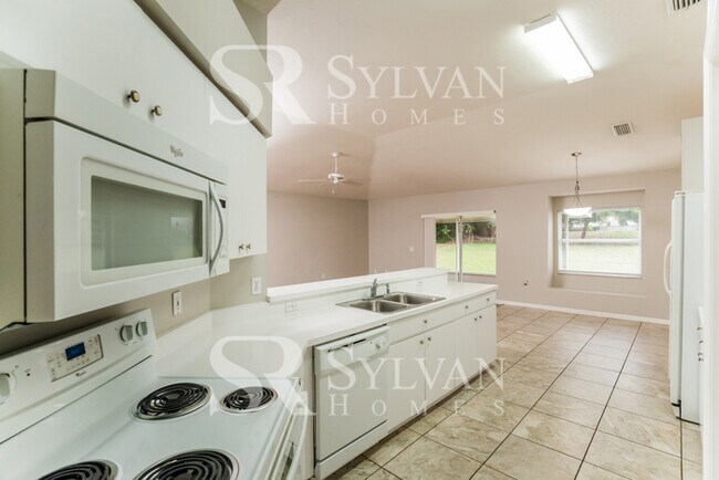 Building Photo - 10522 Juliano Dr