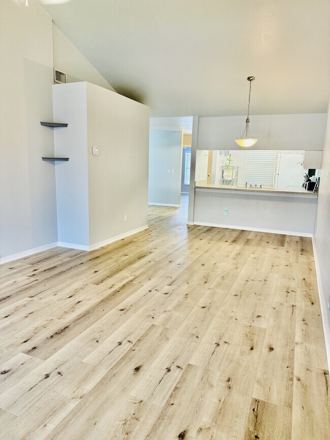 Building Photo - 2750 Kings Lake Blvd