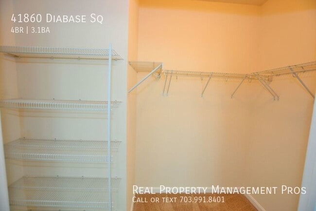 Building Photo - 41860 Diabase Square