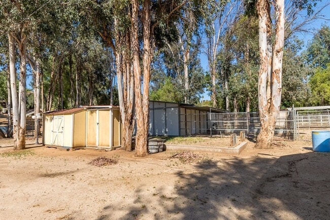 Building Photo - One bedroom Private home on Horse Property