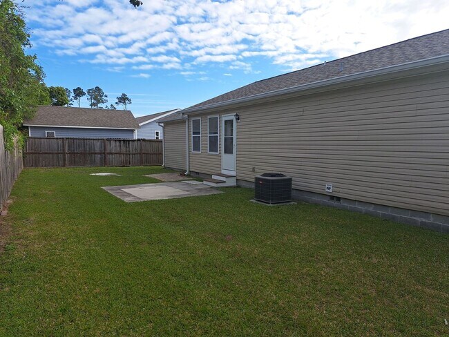 Building Photo - 7325 Claudia's Way