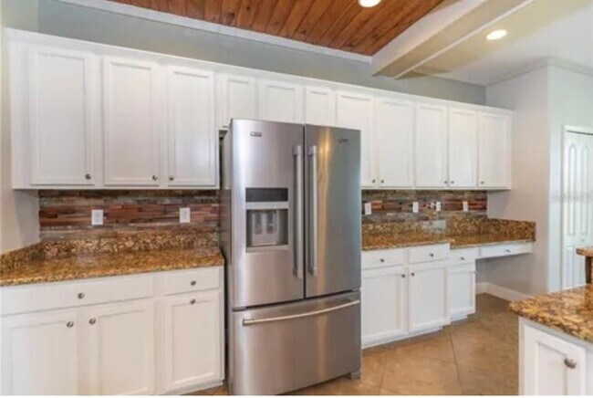 Building Photo - 6914 Quiet Creek Dr