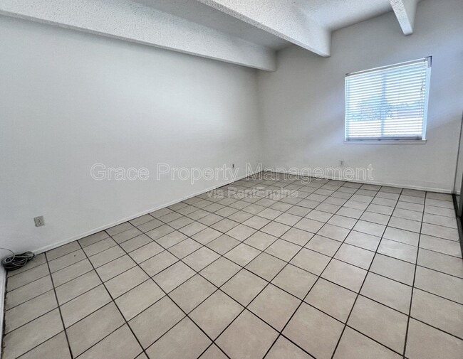 Building Photo - 364 S Ironton St