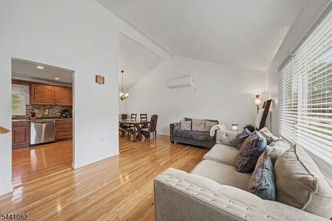 Building Photo - 23 Distler Ave