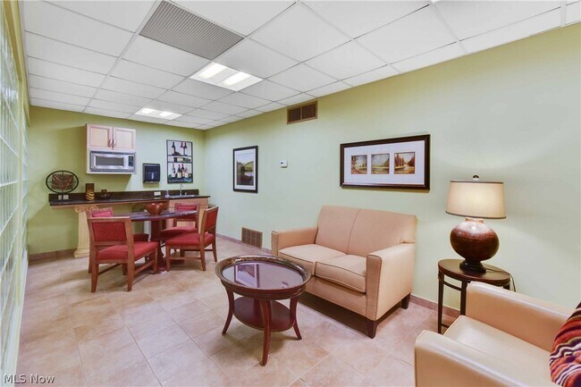 Building Photo - 12550 Lake Ave