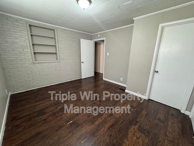 Building Photo - 6905 Woodrow Ave