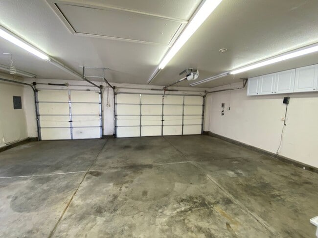 Building Photo - 4 bedroom single story in Manteca!