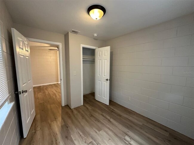 Building Photo - 657 NE Waldo Rd