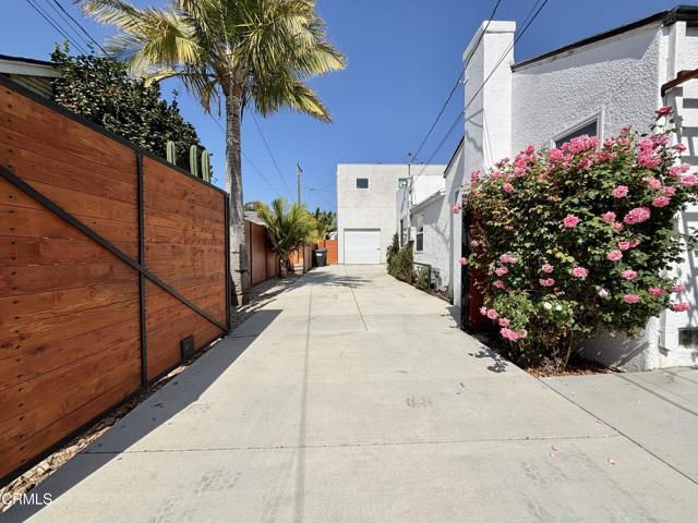 Building Photo - 125 S Santa Rosa St
