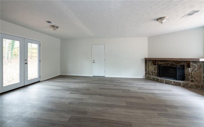 Building Photo - 9250 Woodgreen Way