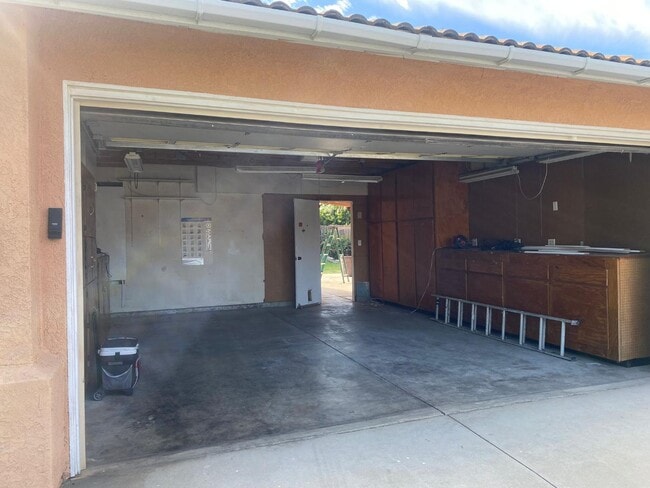 Building Photo - 4414 Royal Pine Cir