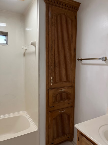 Building Photo - 1709 Bobcat Ln