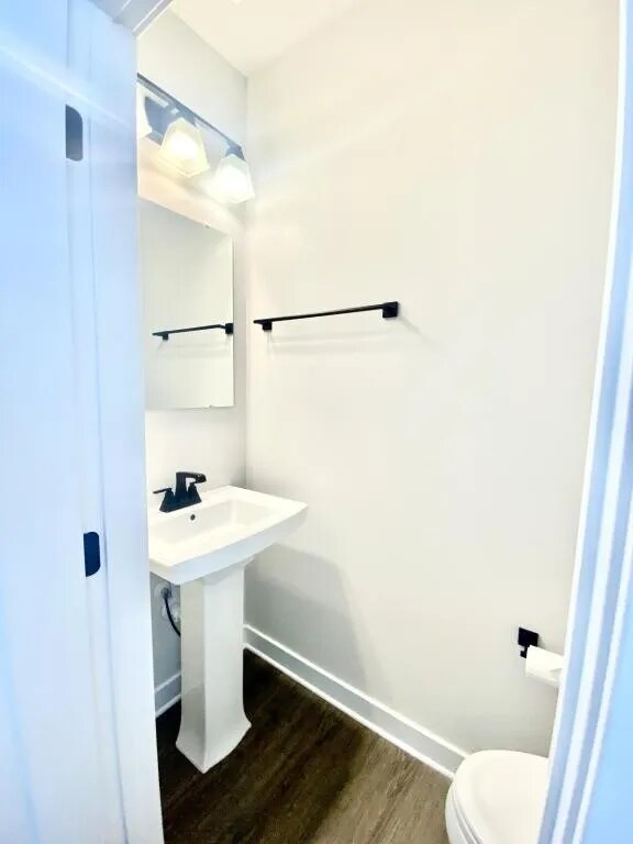 Building Photo - Galil Townhouse