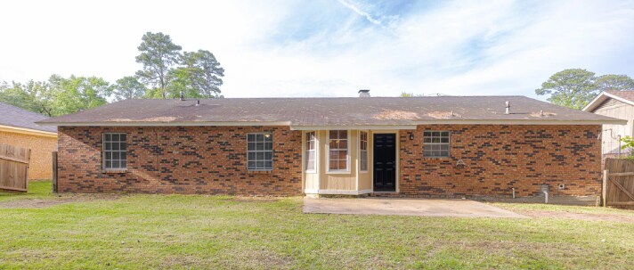 Building Photo - 965 N Valley Falls Rd