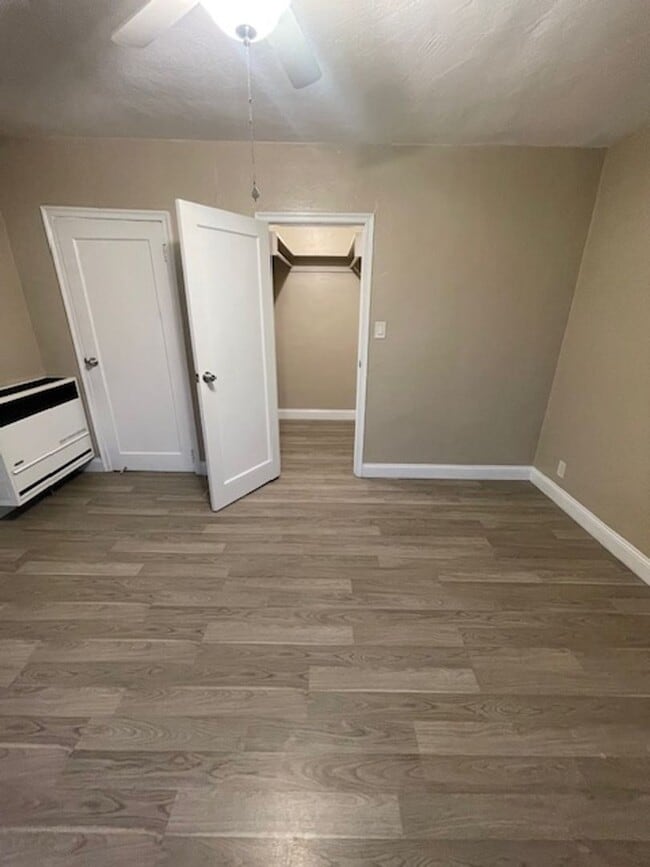 Building Photo - COMING SOON! Charming Single-Level Studio ...