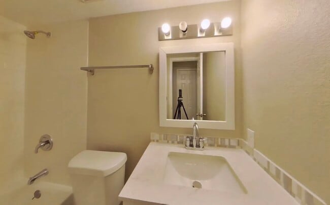 Building Photo - Warm, Welcoming, and Wonderfully Maintained 3-Bedroom Home