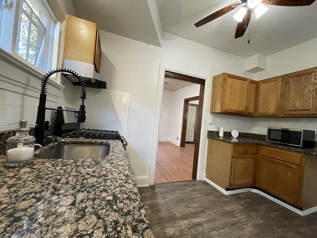 Building Photo - 5920 Chillum Plz NE