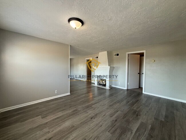 Building Photo - 3021 Delaware St