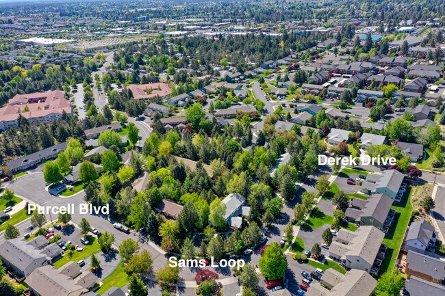 Building Photo - 1923 NE Derek Dr