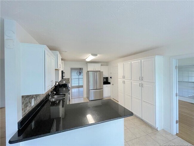 Building Photo - 511 Green Links Dr