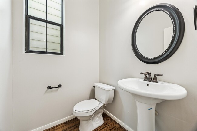 Building Photo - 5308 Larkin St