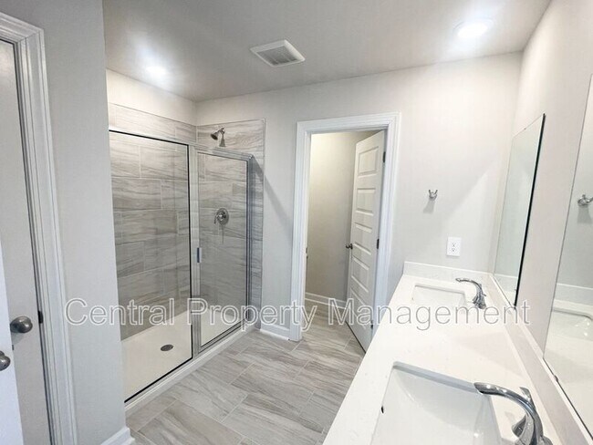 Building Photo - 671 Cozy Blf Rd