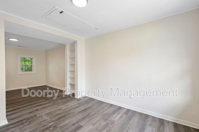 Building Photo - 5332 Oakdale Ave