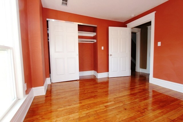 Building Photo - 1054 Sibley St NW