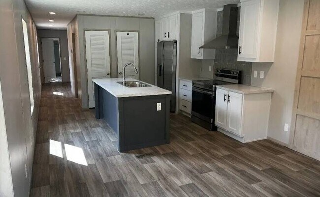 Building Photo - 2844 Maple Ave