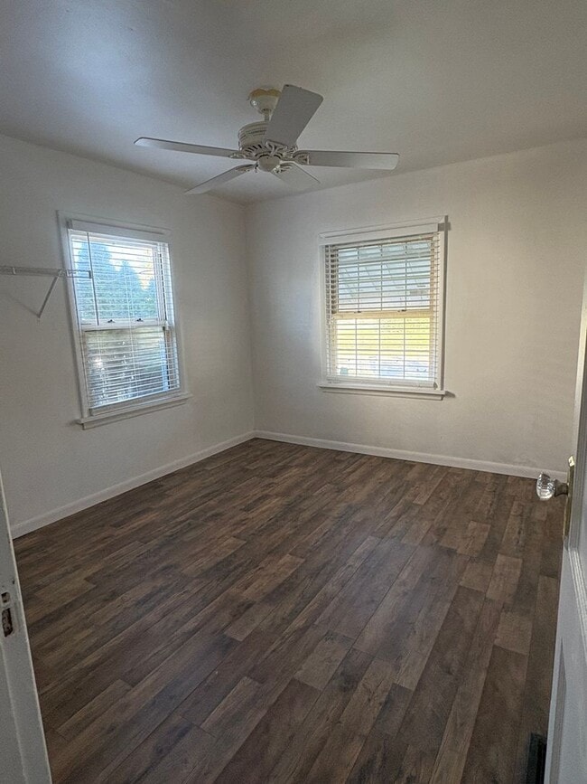 Building Photo - 3 Bedroom/1 Bath Home in Dayton