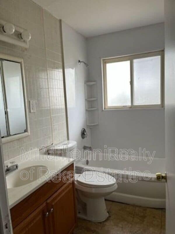 Building Photo - 13001 Albany St