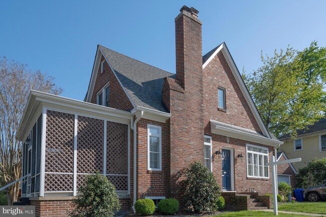Building Photo - 3000 N Pershing Dr